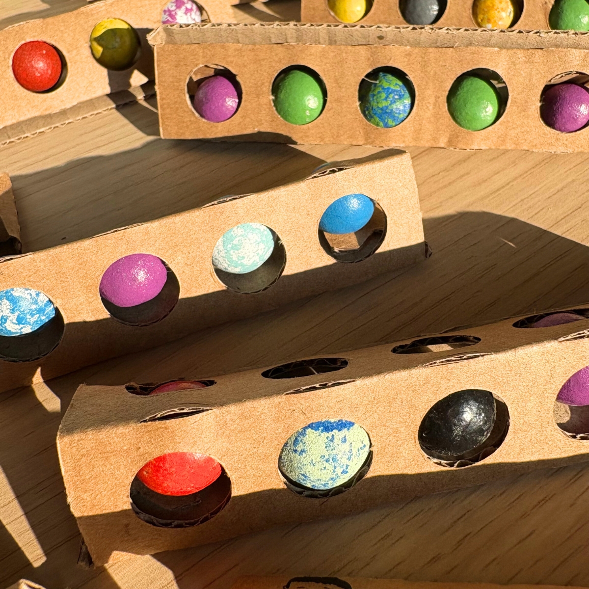 Pack de billes colorées en terre – Image 3