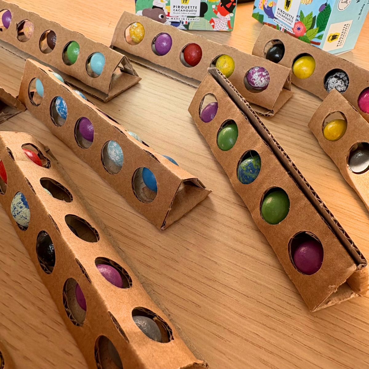 Pack de billes colorées en terre – Image 5