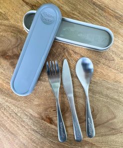 Set de couverts réutilisables et sa boite grise