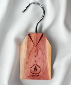 Bloc de cèdre rouge anti-mites en cintre pour penderie