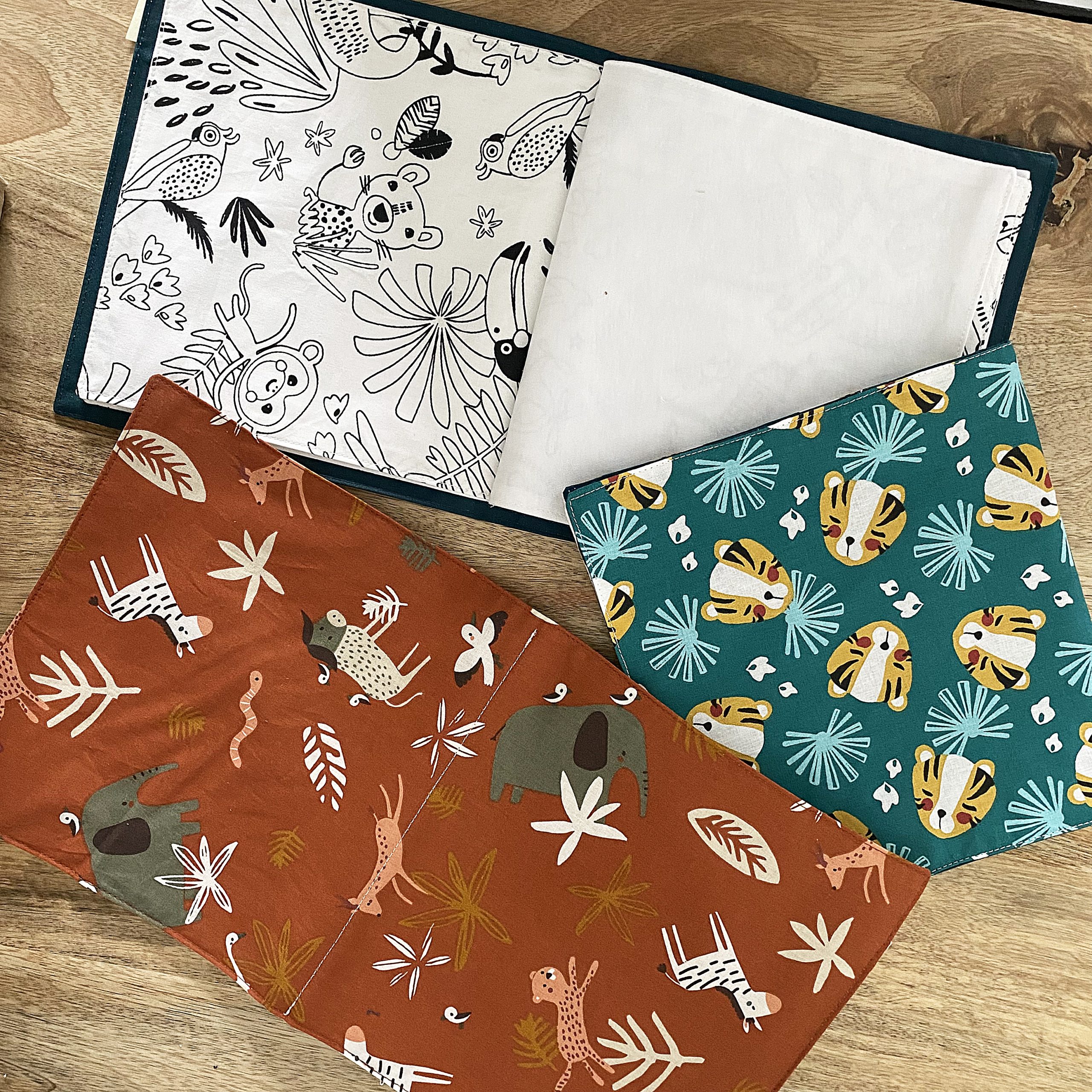 Livre de coloriage en tissu et feutres lavables – Image 7