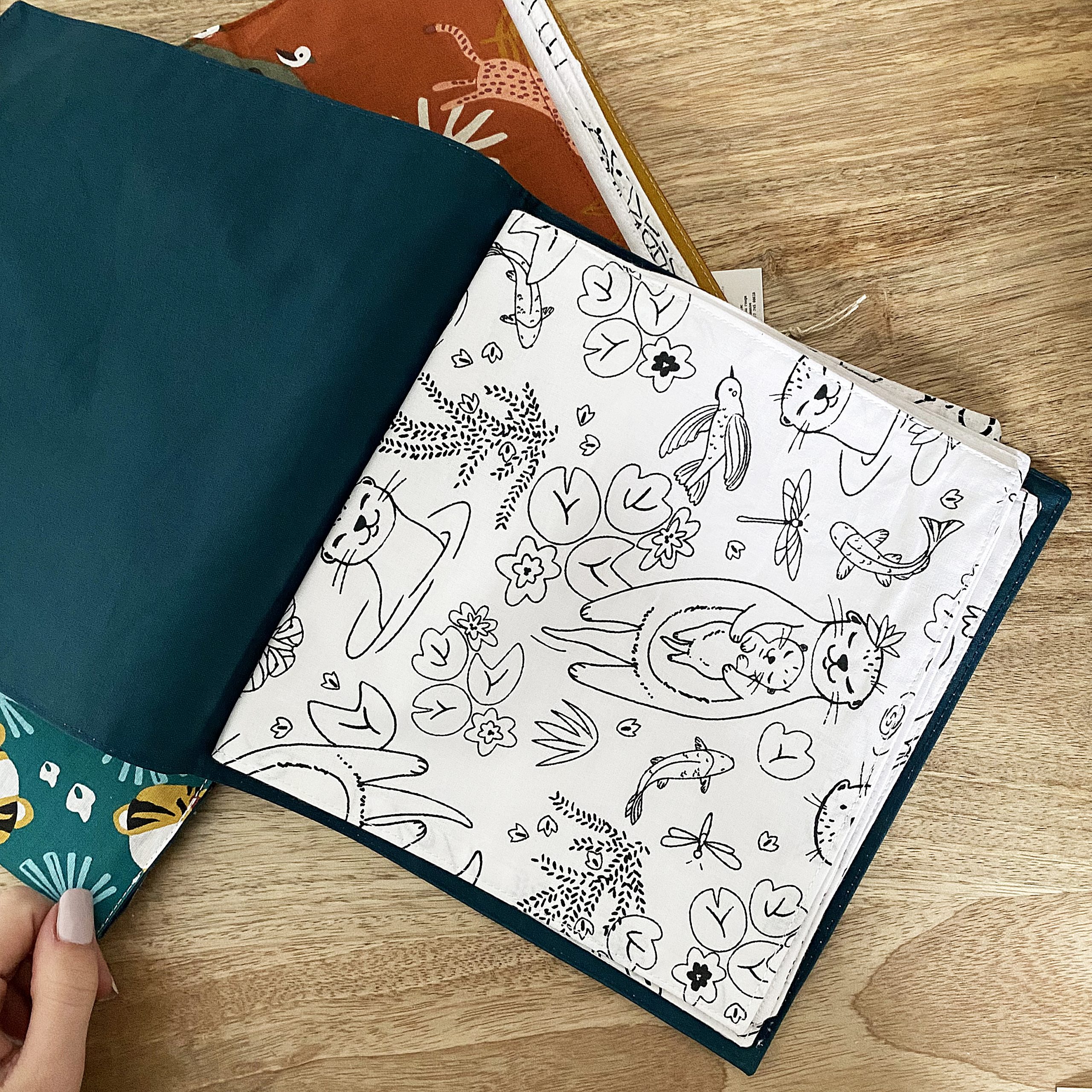 Livre de coloriage en tissu – Image 4
