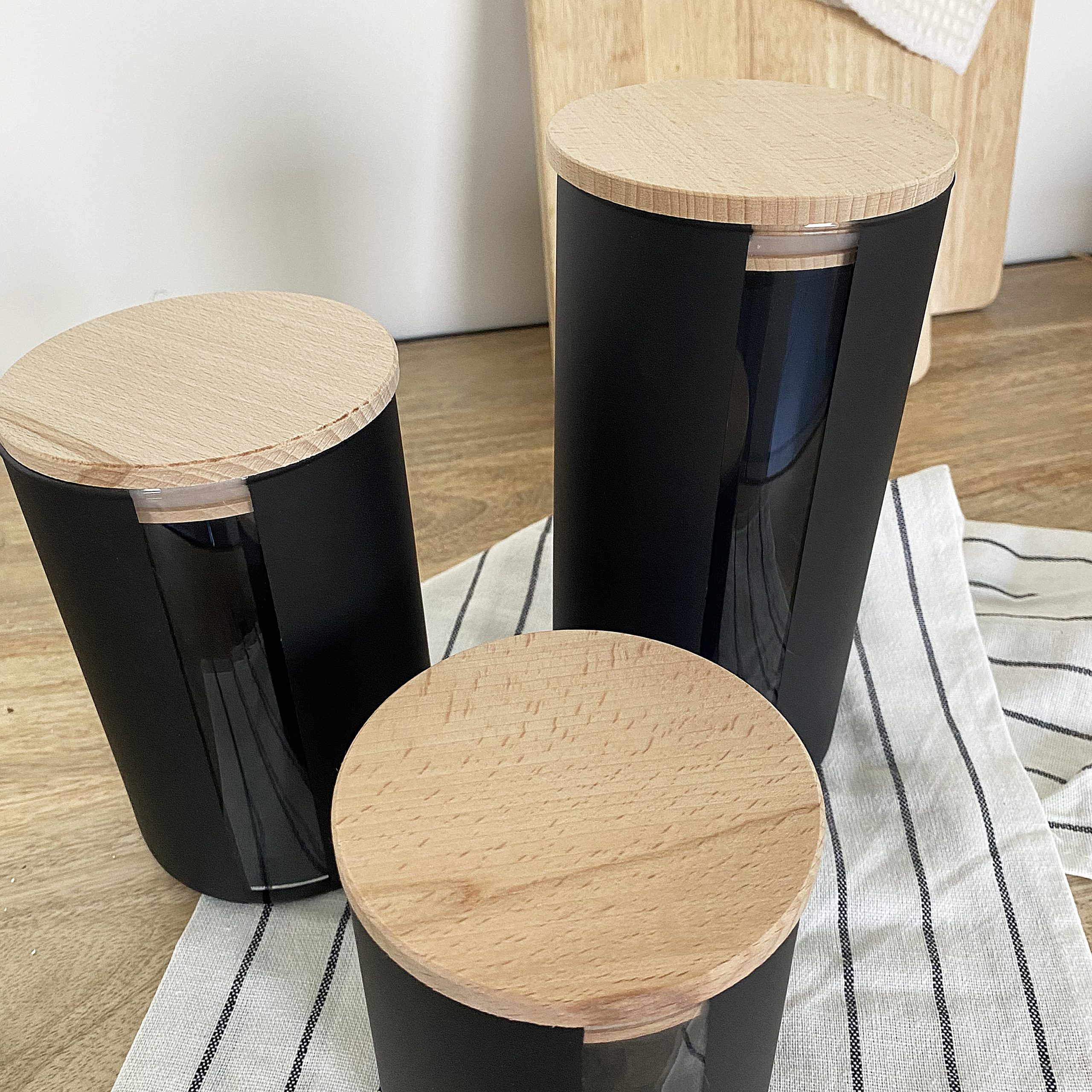 Bocaux en verre noir avec bouchon en bois de hêtre – Image 4