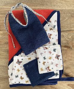Kit de naissance (cape de bain / cotons lavables / bavoir) – Motif papillon