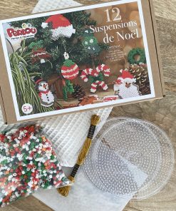 12 suspensions de Noel en perles à repasser