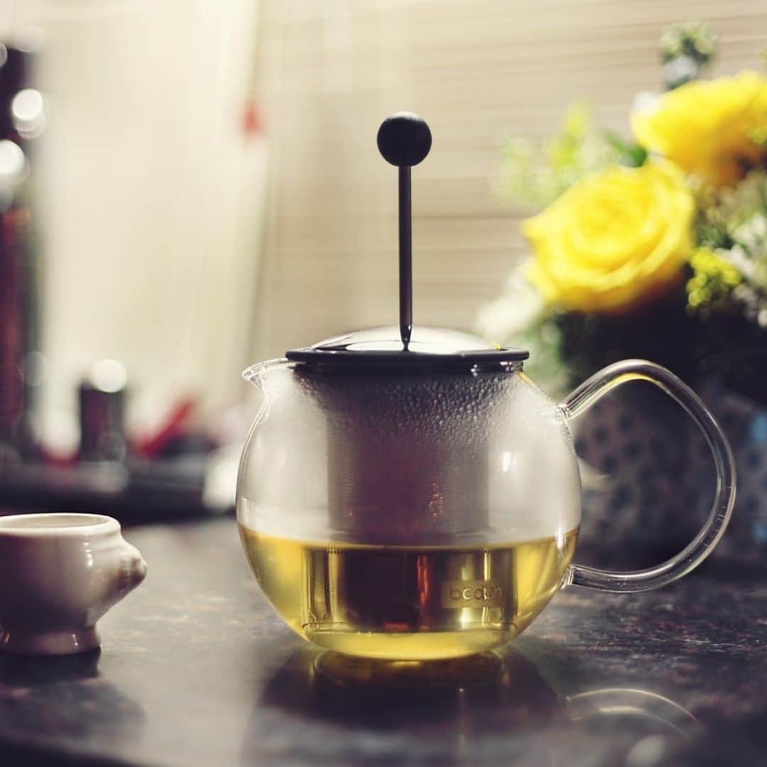 théière à piston en verre avec filtre 1 L – Assam – Image 3