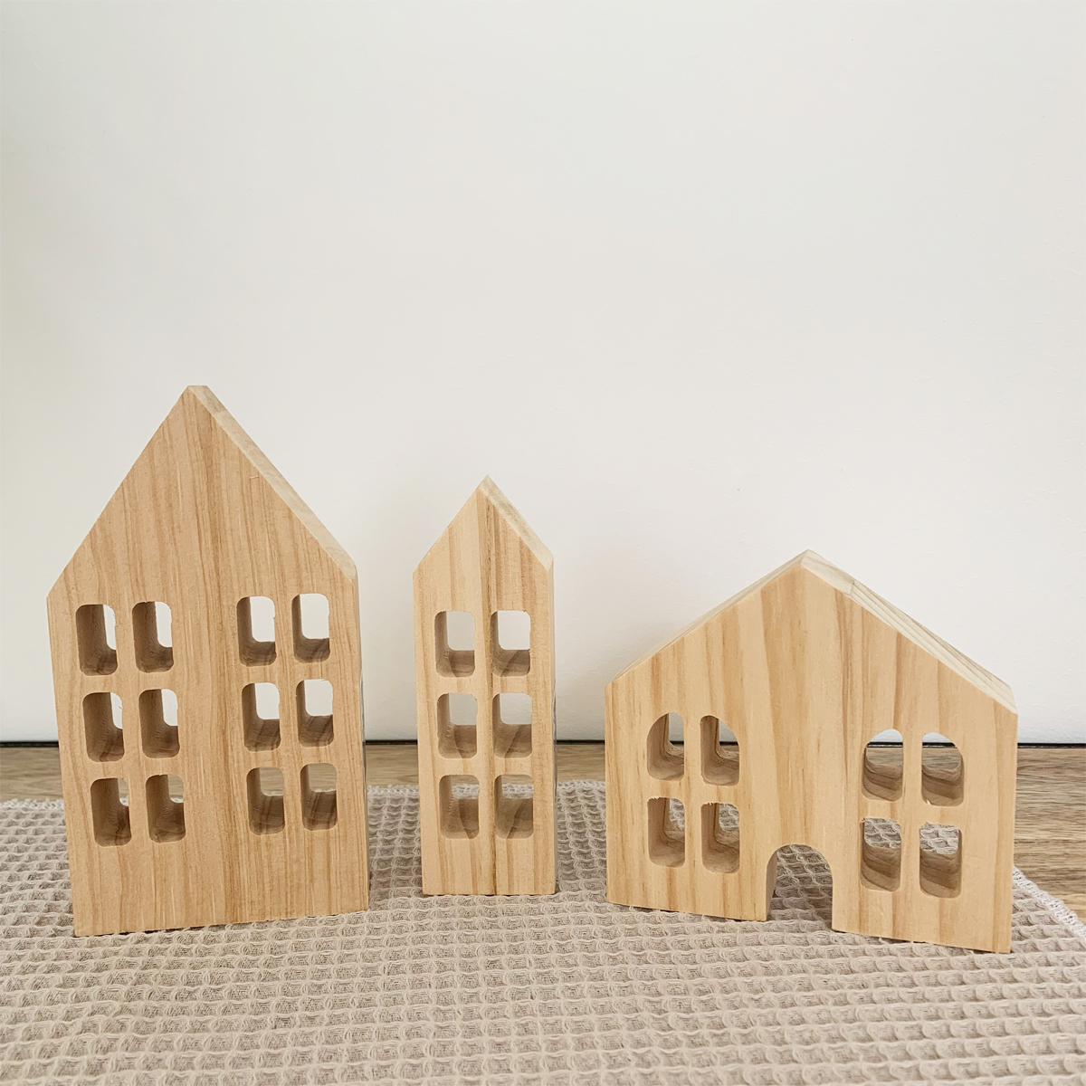 Petite maisonnette en bois – Taille S – Image 2