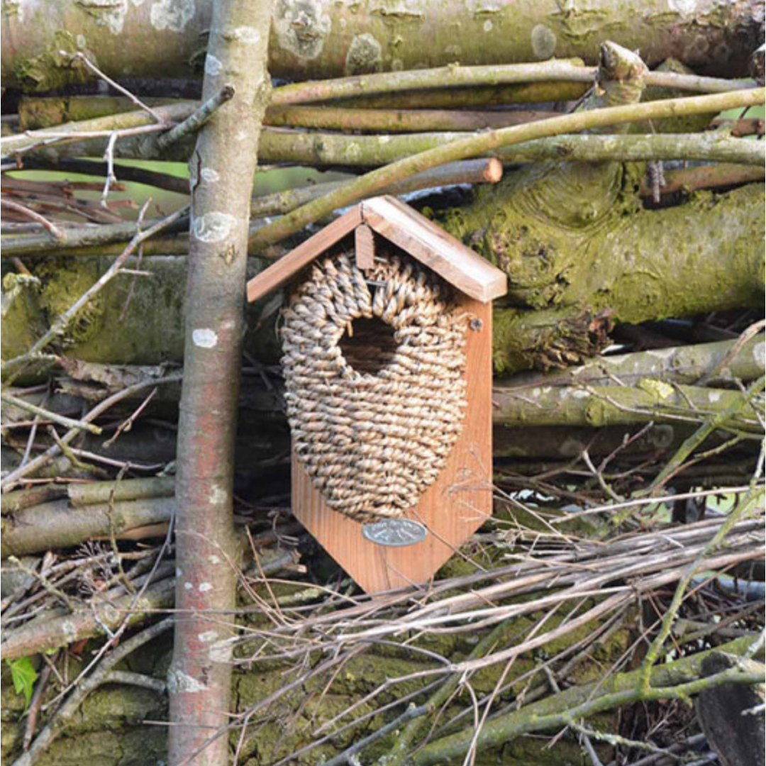 Nichoir avec poche en jonc de mer